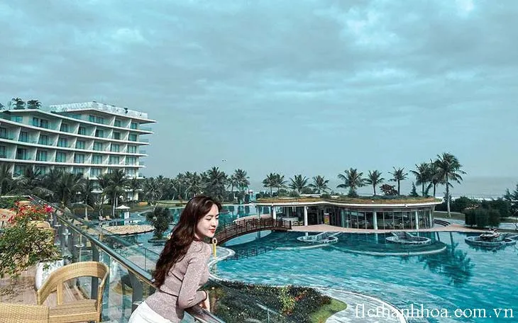 bể bơi nước mặn checkin rất đẹp