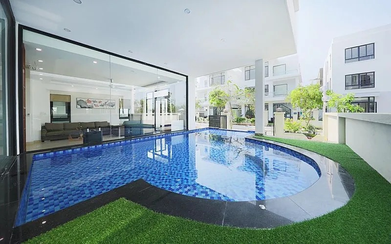 bể bơi trong nhà villa flc sầm sơn