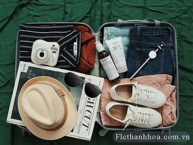 chuẩn bị đồ đi biển cho nam