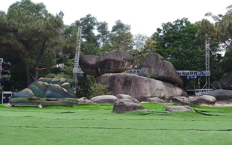 Hòn trống mái Sầm sơn